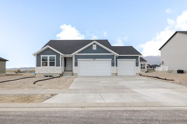 4421 N Dwarven Dr, Eagle Mountain, UT 84005