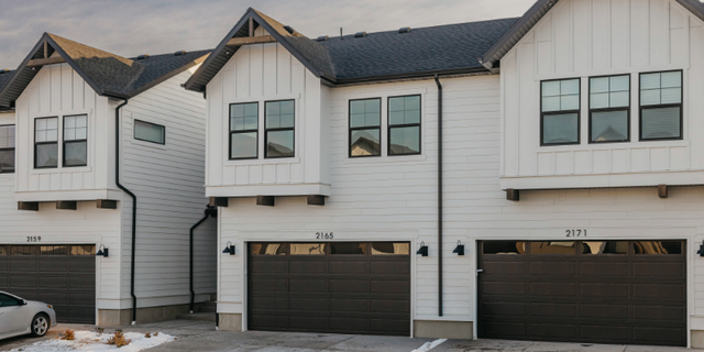 3038 N Summer Wood Dr, Eagle Mountain, UT 84013
