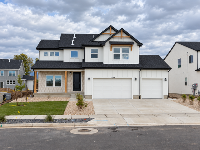 5233 S Paramount Dr #330, Riverdale, UT 84405