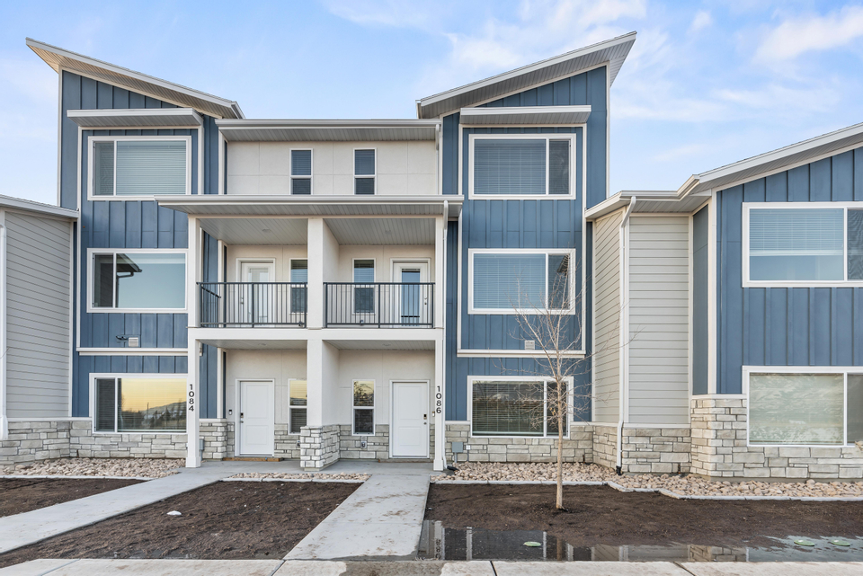 Townhome For Rent at 1092 North 1840 West , Farmington, UT 84025