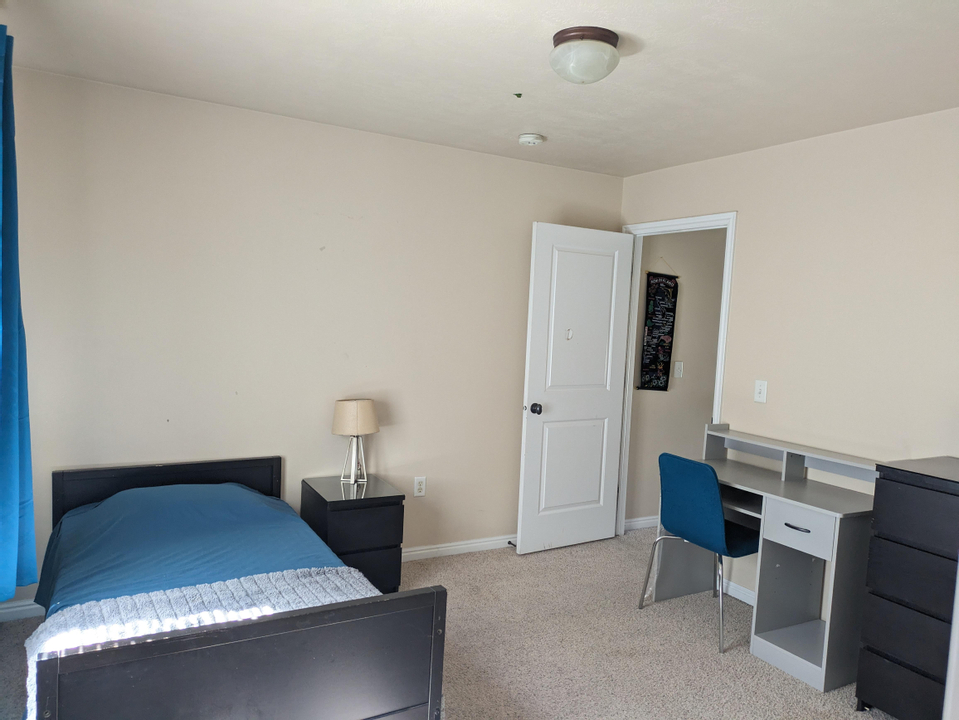 Townhome For Rent at 14779 South Chandlerpoint Way, Draper, UT 84020