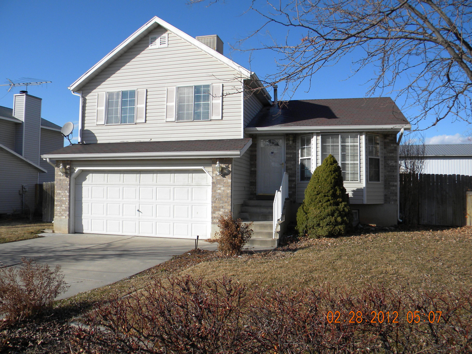 House For Rent at 32 West 1980 South, Clearfield, UT 84015