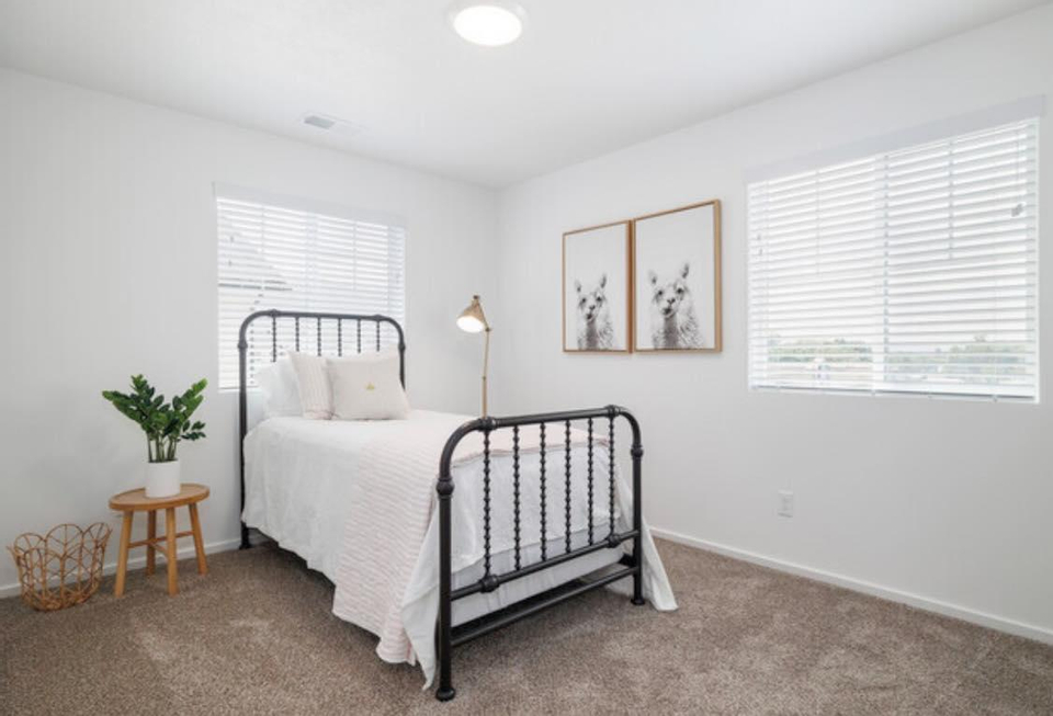 Townhome For Rent at 112 North Fort Lane, Layton, UT 84041