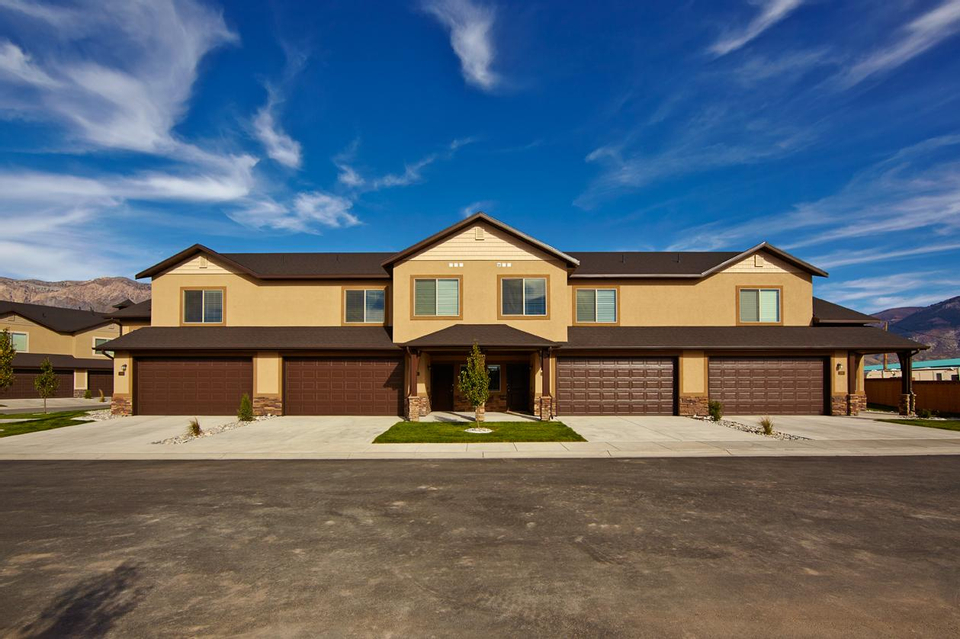 Townhome For Rent at 1148 W Spring Valley Lane, Pleasant View, UT 84404