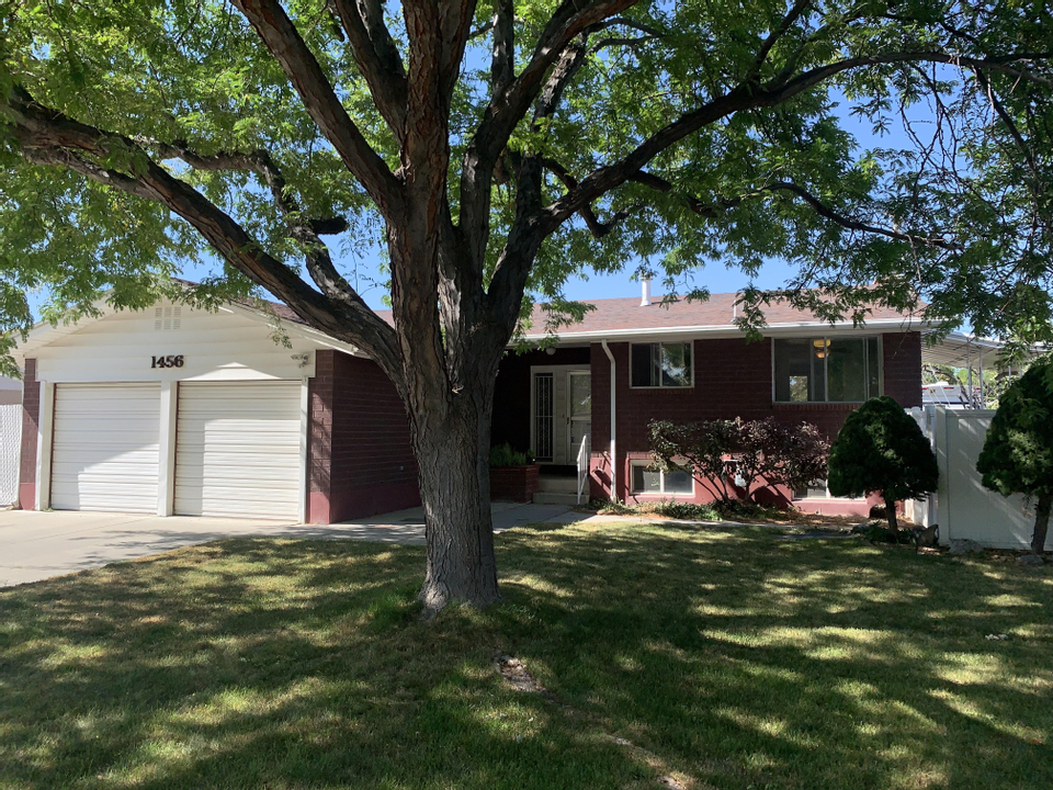 Single Room For Rent at 1456 W Fernwood Dr, Taylorsville, UT 84123