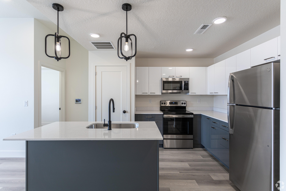 Apartment For Rent at 655 1200 West, Springville, UT 84663