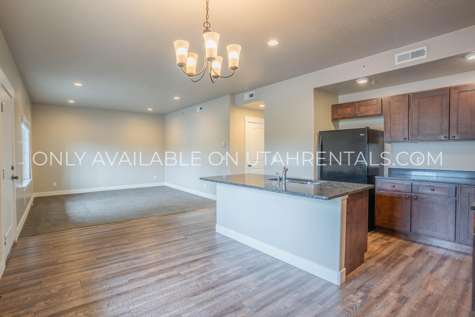 Apartment For Rent at 1925 North Riverside Avenue, Provo, UT 84604