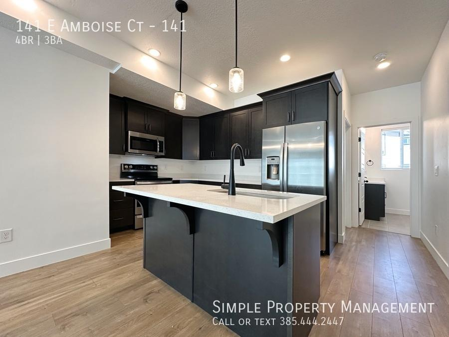 Condo/Multiplex For Rent at 141 E Amboise Ct, Sandy, UT 84070