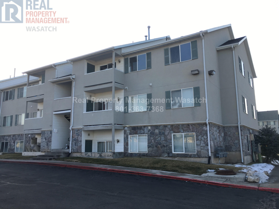 Condo/Multiplex For Rent at 8051 Copperfield Place 31, Magna, UT 84044