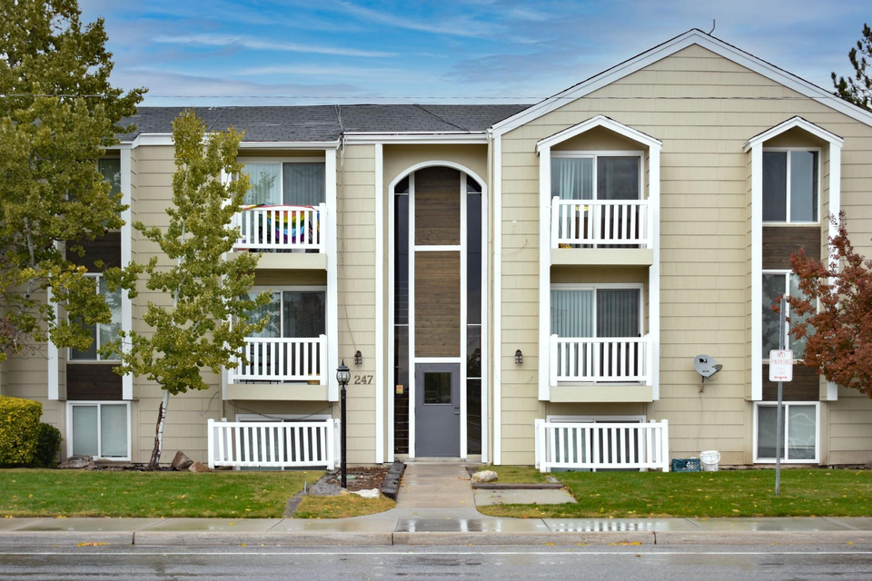 Apartment For Rent at 247 Vine Street, Murray, UT 84107