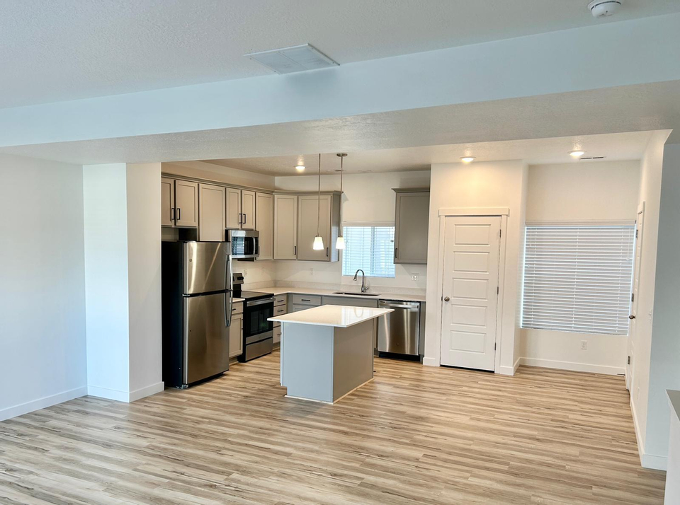 Townhome For Rent at 255 7200 South, Midvale, UT 84047