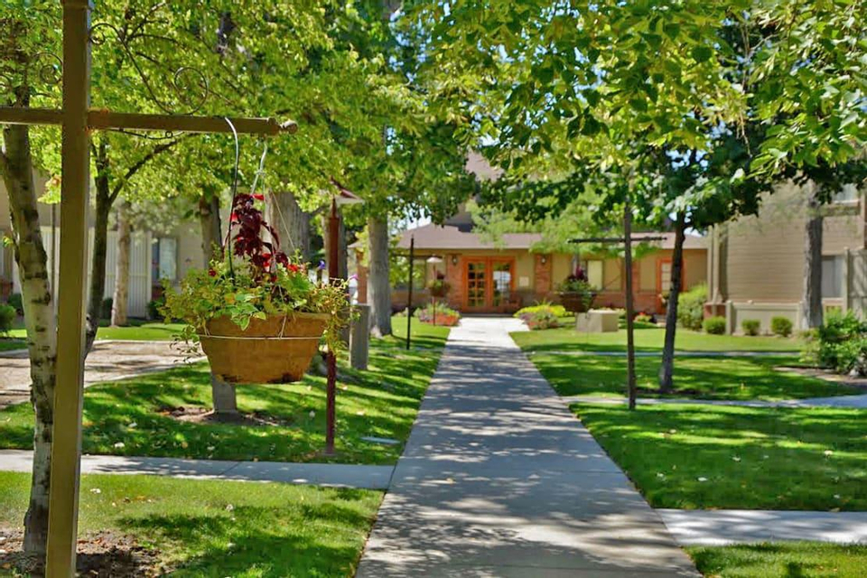 Apartment For Rent at 1876 North Temple, Salt Lake City, UT 84116