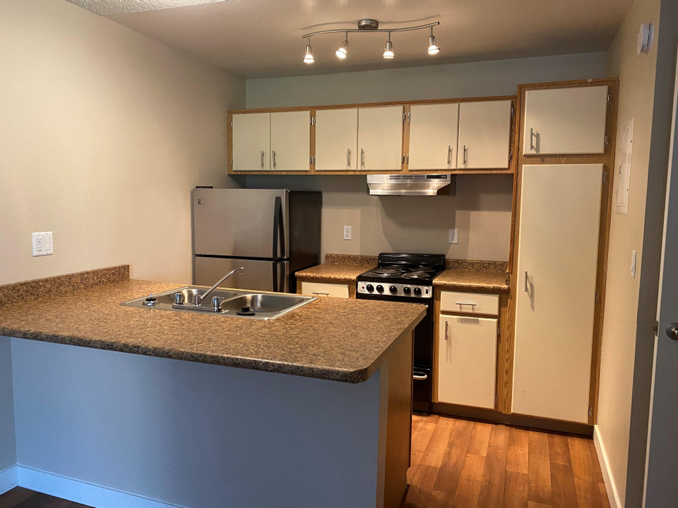 Apartment For Rent at 1876 North Temple, Salt Lake City, UT 84116