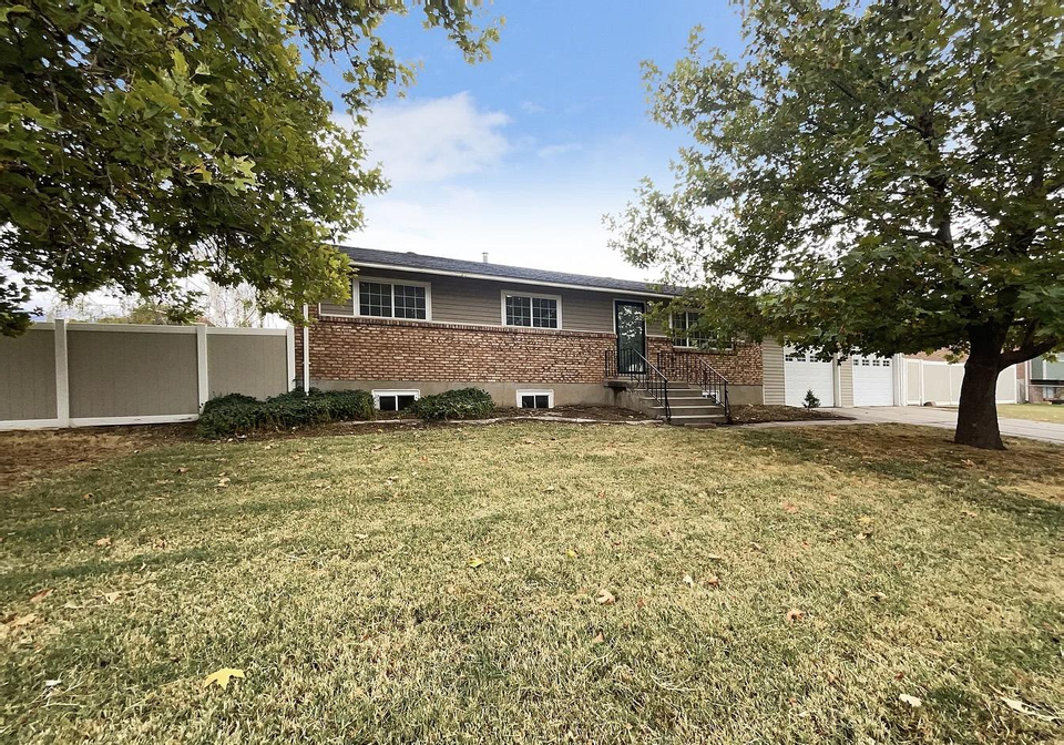 House For Rent at 1932 North 630 West, Clinton, UT 84015