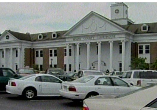 Officer Killed in Tennessee Courthouse Shooting, Inmate Flees With Wife