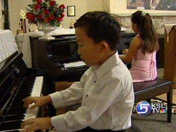 Young Pianists to Wow Mall Shoppers