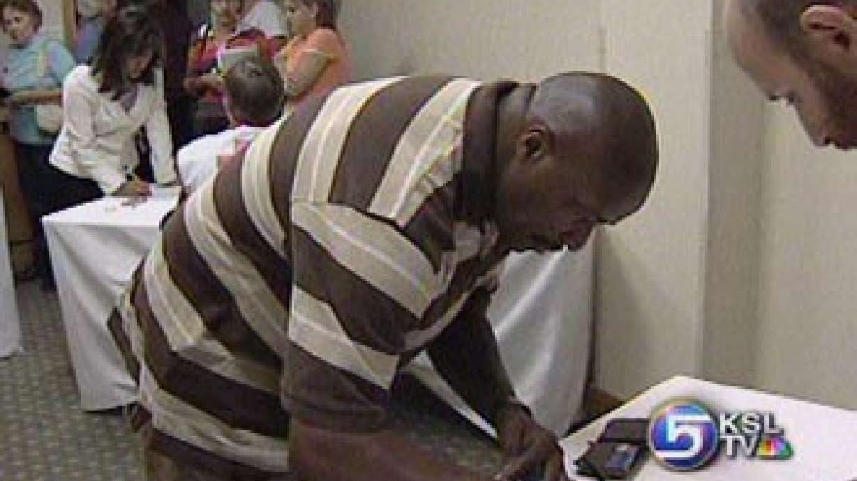 Hundreds Turn Out for Training to Help Evacuees