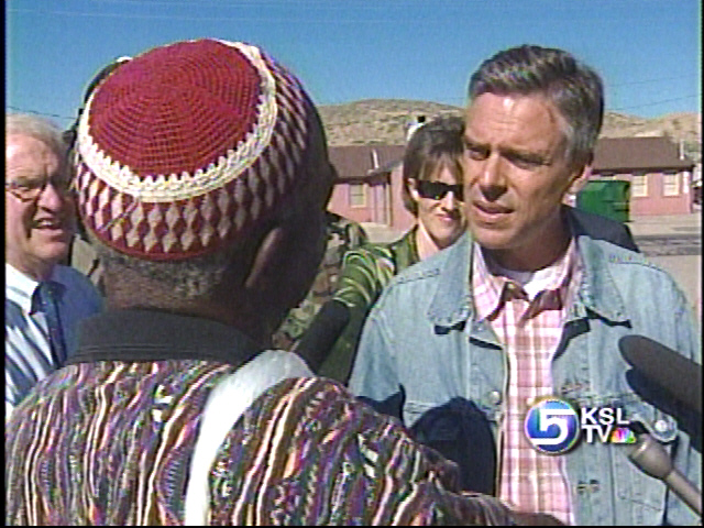 Gov. Huntsman Meets with Grateful Evacuees