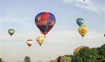 Inaugural Balloon Festival Takes Flight