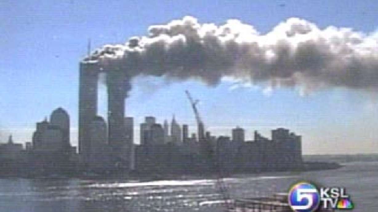 NY Firefighter Who Survived 9/11 Addresses Crowd