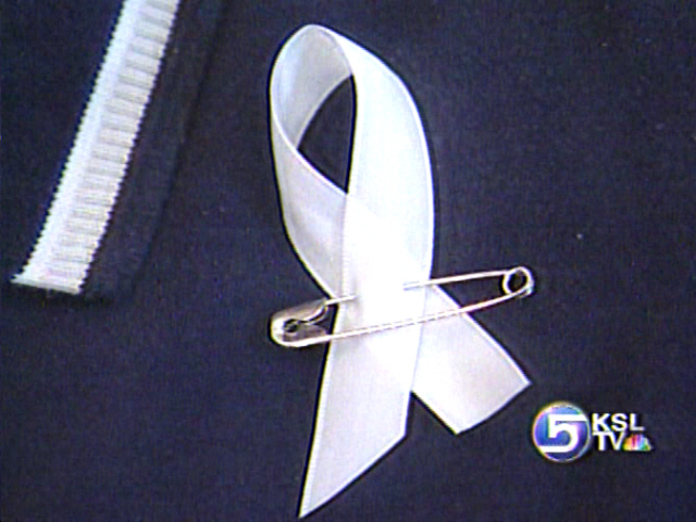 Students Honor Accident Victims in Candlelight Vigil