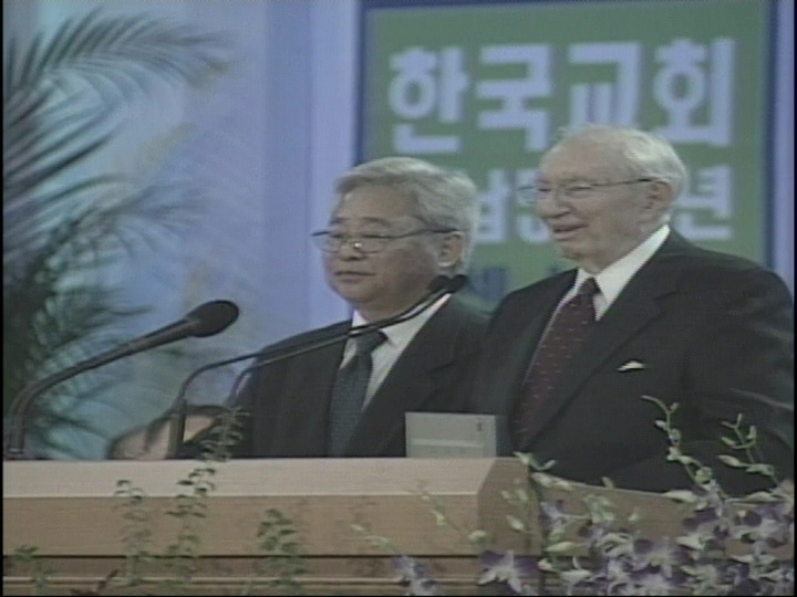 A View of President Hinckley's Whirlwind World Tour