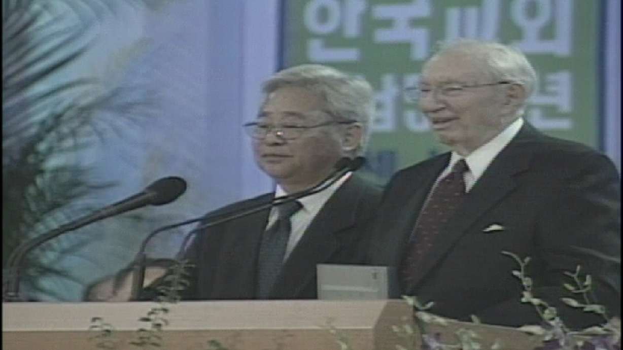 A View of President Hinckley's Whirlwind World Tour