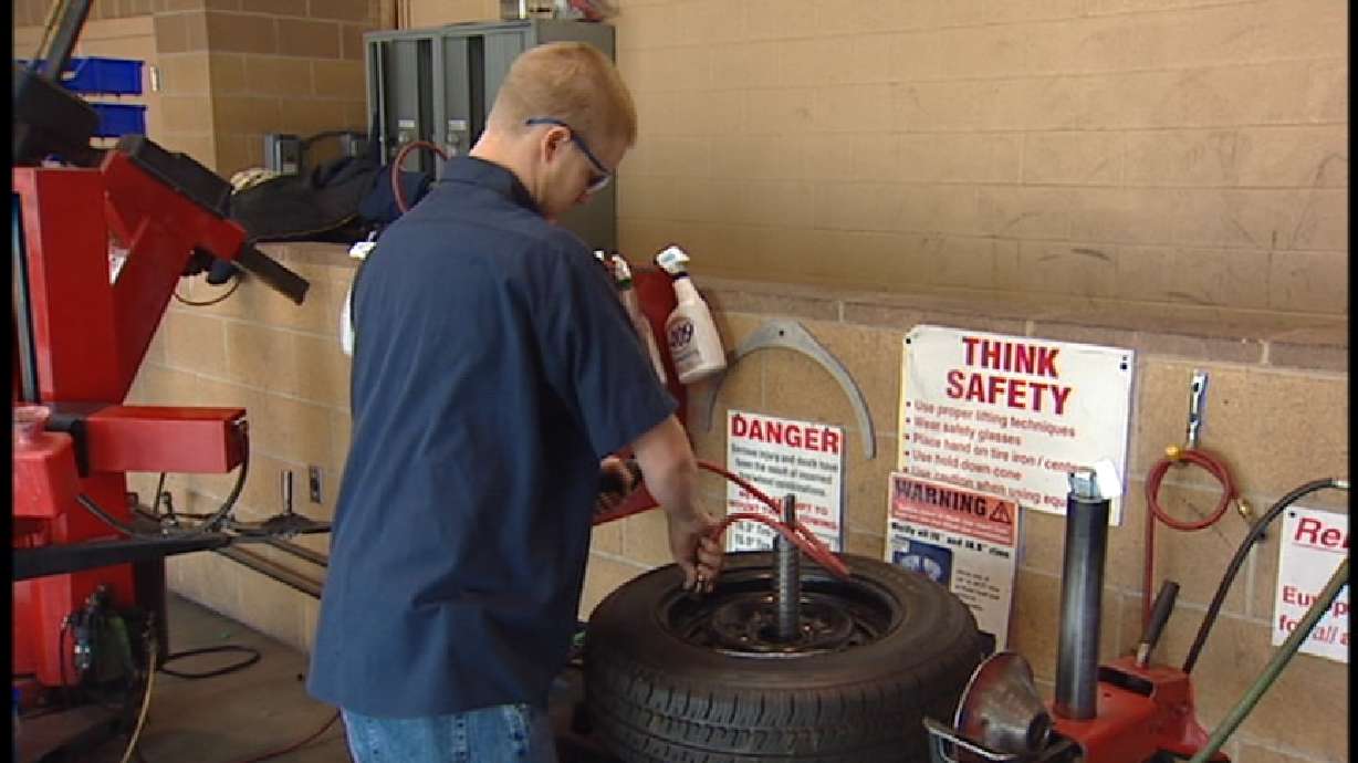 Filling Tires with Nitrogen Can Extend Tire Life