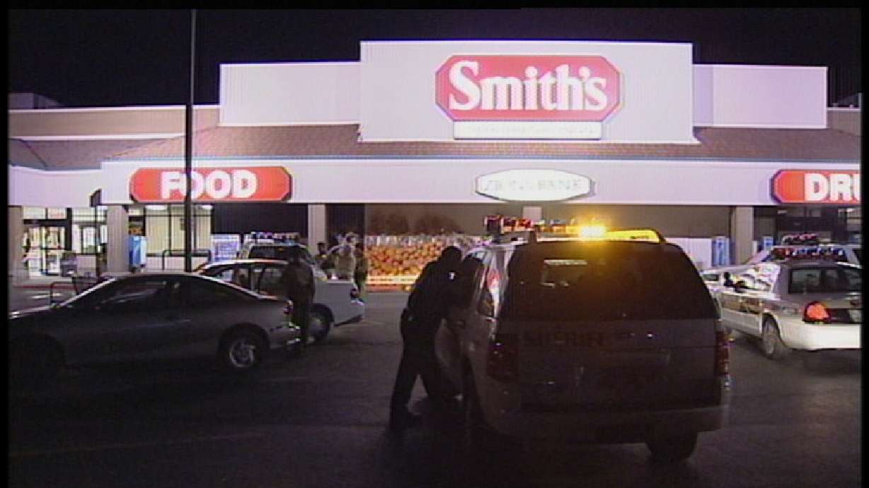 Shoppers Arrested for Using Stolen Credit Cards