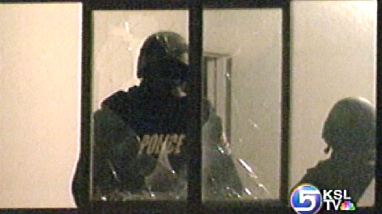 Shots Fired Into West Valley Apartment