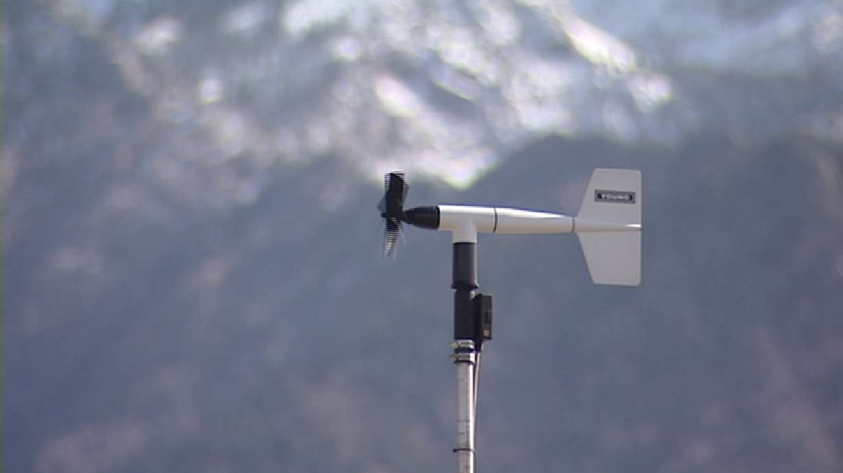 UDOT Sprinklers Cutting Down Icy Crashes