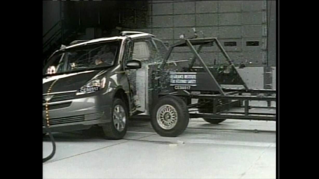 Minivans With Side Airbags Rated Safer