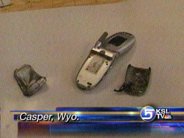 Cell Phone Battery Bursts Into Flames, Injures College Student