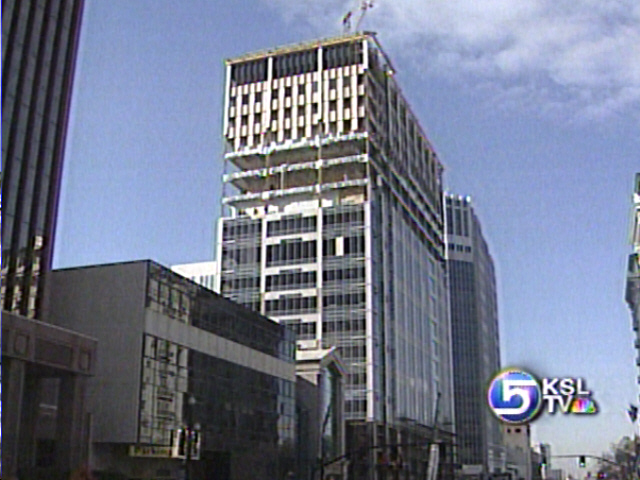 Employees Remain at Work While Building is Renovated