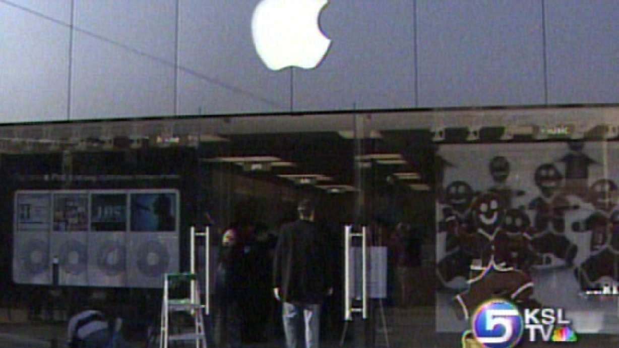 First Utah Apple Store Opens