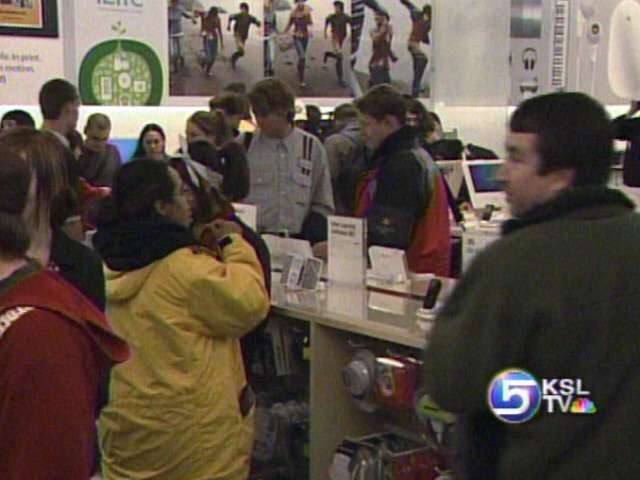 First Utah Apple Store Opens