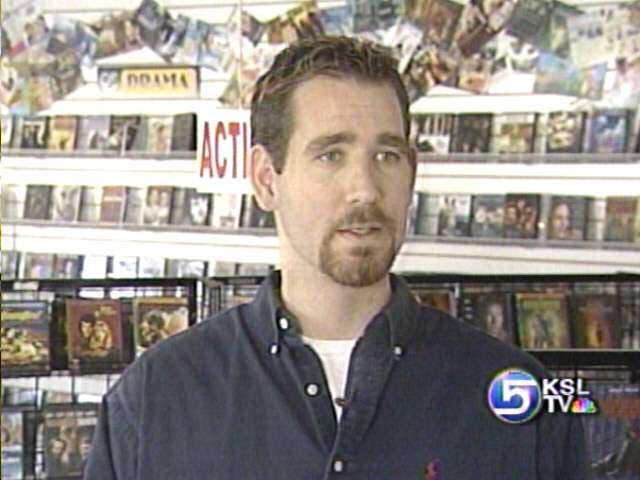 Business Owner Wrestles Burglar in Store