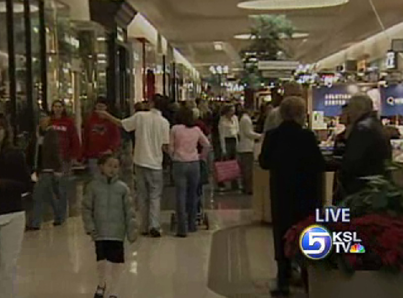Utah Bargain Hunters Hit the Stores Early