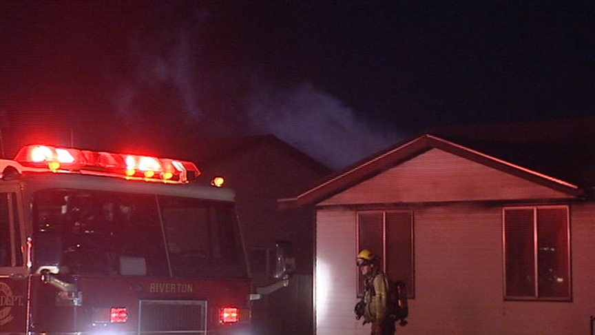 Man Escapes House Fire in Riverton