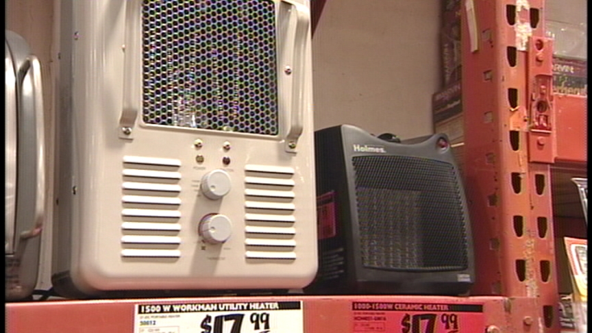 Man Escapes House Fire in Riverton