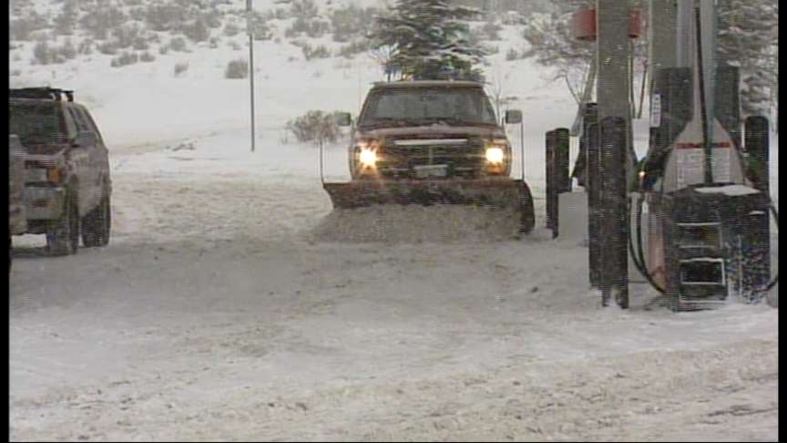Heavy Snow Closes Cottonwood Canyons, Causes Problems in Parley's Canyon