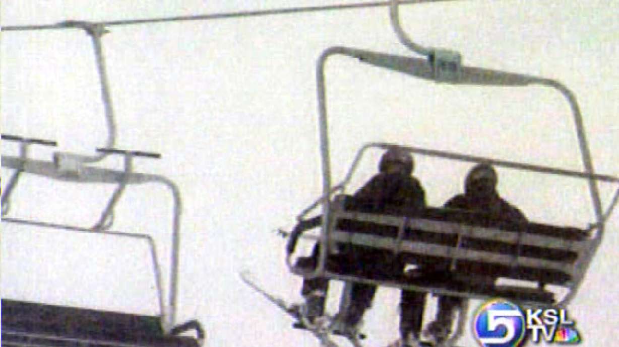 Rescuers Help 175 Skiers Off Broken Lift