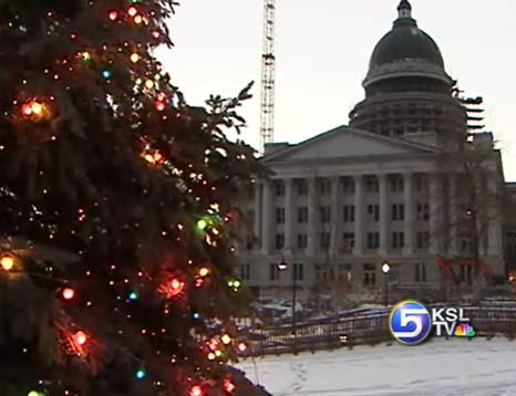 State's Christmas Tree Lit