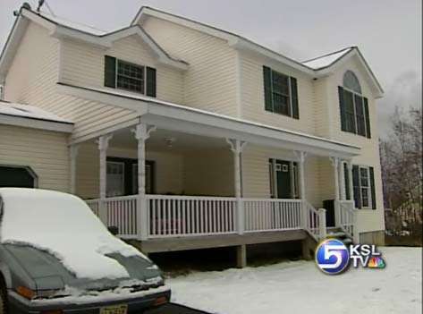 Pennsylvania Family Finds Bear Hibernating Under the Porch