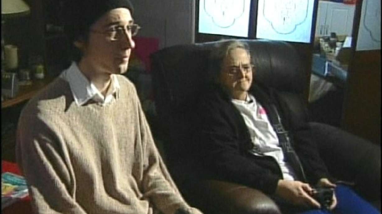 69-year-old Grandma Plays Video Games 10 Hours a Day