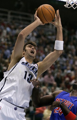 Larry Returns! Jazz Beat Pistons