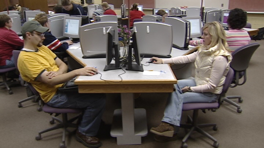 Program Helping Nursing Students Earn Degrees