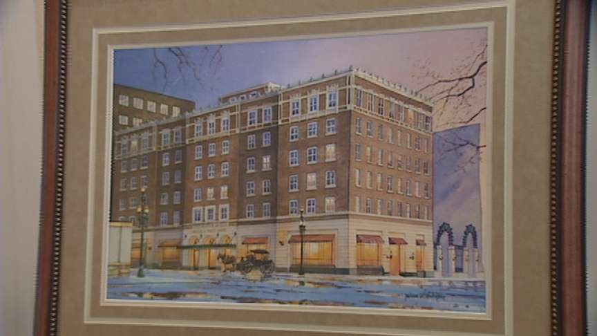 Patrons Bid Farewell to Downtown Inn