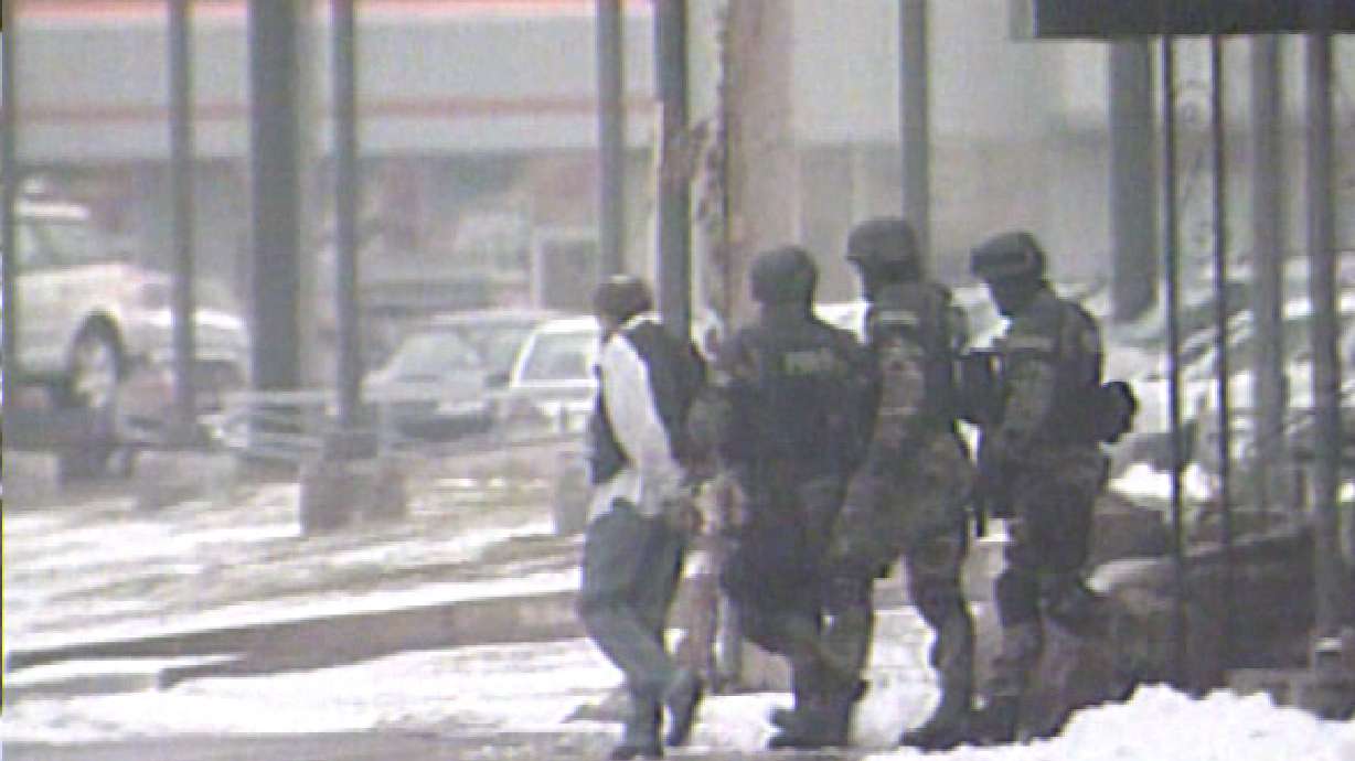 Man Arrested After Standoff Had Threatened SL Mayor