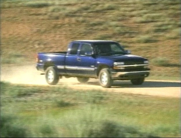 GM Recalling 900,000 Trucks